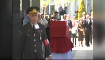Evren'in cenaze töreninde protesto sesleri