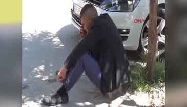 Bağımlı genç sağlık ekiplerini peşinden koşturdu