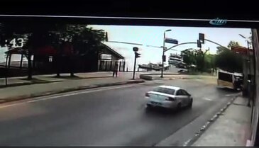 Genç kızın hayatını kaybettiği kaza kamerada