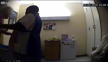 84 yaşındaki kadını tartaklayan bakıcı gizli kameraya takıldı