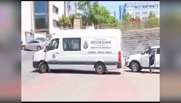 Kucağında bebeği varken vuruldu