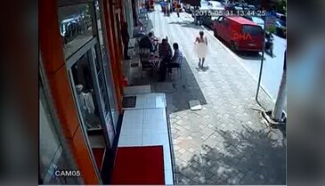Önce dövdüler sonra polise teslim ettiler