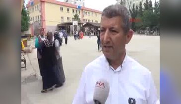 Ölen oğlu için sandık başında nöbet tuttu