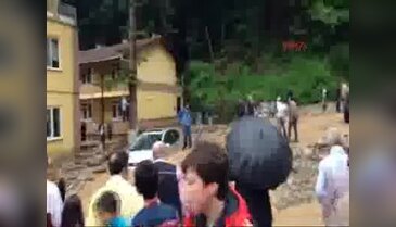 Turizm bölgesi sele teslim