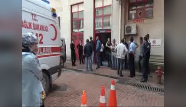 Genç polis evinde ölü bulundu