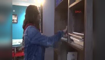 Somalı öğretmen 'polise direndi' gerekçesiyle ilçeden sürüldü