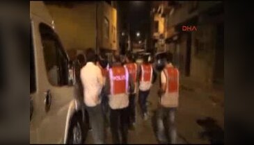 Kamyonla mağaza soyan çete yakalandı