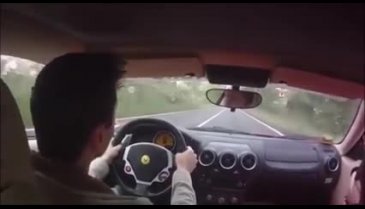 Ferrari test sürüşünde ölümden döndüler