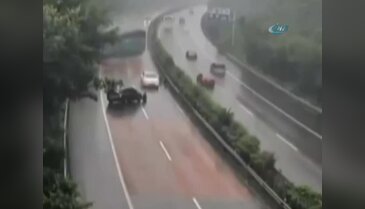 Çin'de yollar buz pistine döndü
