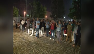 Bursa'da işten çıkarılan işçiler fabrika önünde eylemde