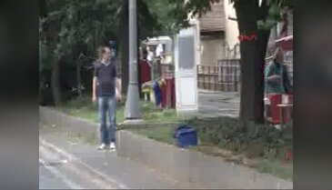 Şüpheli çanta fünye ile patlatıldı
