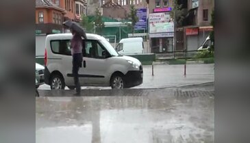 Bursa yağmura hazırlıksız yakalandı