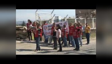 Bursa'da işten atılan işçiler eylem yaptı!