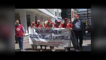 Bursa'da emekliler eylemde!