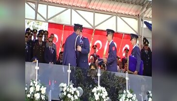 Bursa'da mezuniyet töreninde bayıldı