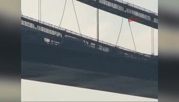 Boğaziçi Köprüsü'nde intihar girişimi trafiği aksattı