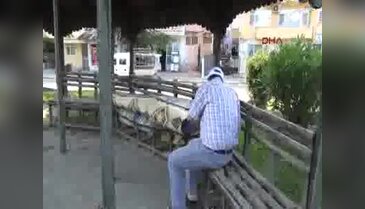Eşi terkedince açlık grevine başladı