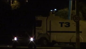 Bursa'da taşlı eylemcilere TOMA'lı müdahale