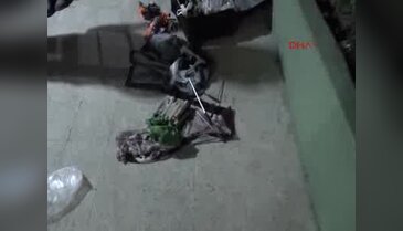 Bavuldan bomba çıktı!