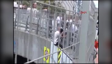 Adliye önünde intihar girişimi