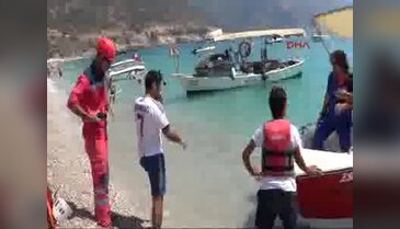 Terlikle şelaleye tırmanırken 25 metreden düşüp yaralandı