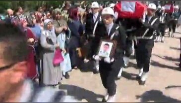Şehitlere veda edilirken yeni şehit haberi geldi