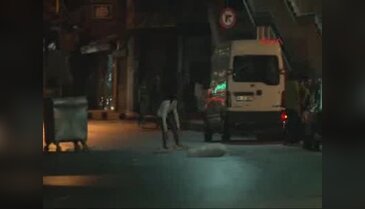 Polise taş atan gruba müdahale