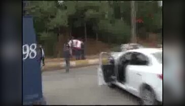 Belediye otobüsündeki Pakistanlılar polisi alarma geçirdi