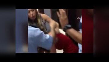 Polise tokat attı!