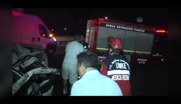 Bursa'da 'ıslak yol' yine kazaya sebep oldu! 4 kişi yaralandı!