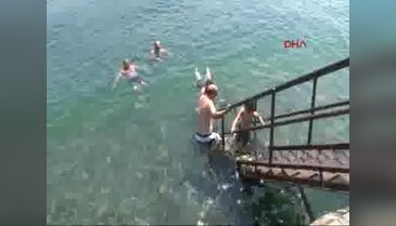 Sıcaktan bunalanlar kendini boğaza attı
