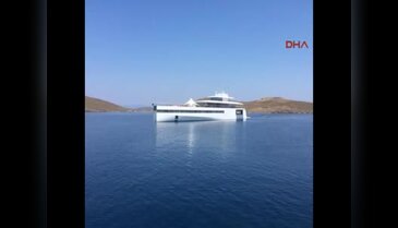 Steve Jobs'un ailesi Cunda Adası'nda tatilde