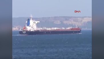 Arızalanan gemi boğazdan 10 gün sonra ayrılabildi