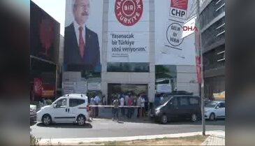Kendilerini zincirleyen taşeron işçiler gözaltına alındı