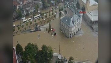 Batıyı sağanak ve dolu vurdu