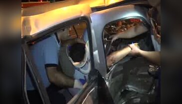 Gurbetçi aile ile müzisyenlerin otomobilleri çarpıştı: 1 ölü, 7 yaralı
