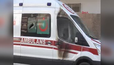 Ambulansa molotof kokteyli attılar