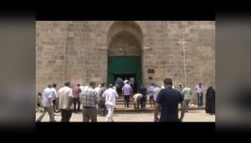 Bursa Ulu Cami'nin seccadeci teyzesi