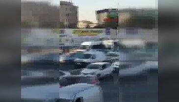 Zabıtaya kızdı, palayla yol kesti