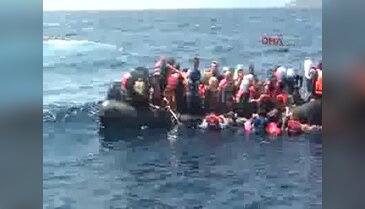 Yunan Sahil Güvenliği mülteci botunu patlattı