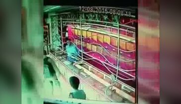 Kamera şakası gibi soygun girişimi