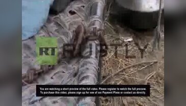 Köle olarak satılan kadın zincirlerinden böyle kurtarıldı