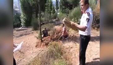Depremde kaybettiği eşini 15 yıl sonra mezarda buldu