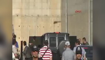 Şehit askerlerin cenazeleri ambulanslarla getirildi