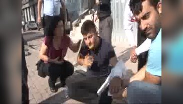 Taksi sıkıştırdı, takla attı