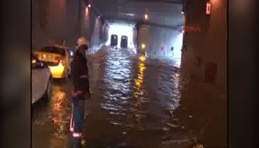 Taksim tünelini su bastı