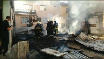 Bursa'da garaj kül oldu