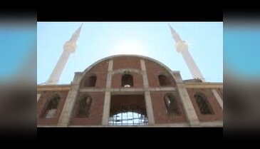 Bursa'da cami iskelesi yıkıldı!