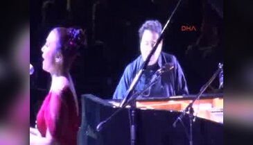 Fazıl Say, konserinin açılışını şehitler için 'Memleketim Şiiri' ile yaptı