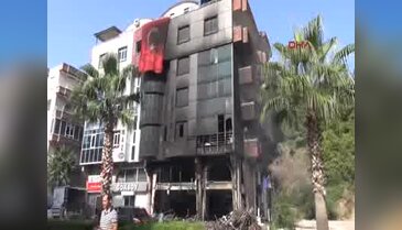 Manavgat'ta yakılan iş yeri bu hale geldi